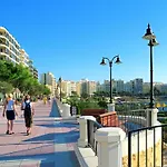 Stylish 2br Escape In St Julians By Buena Vista Appartamento