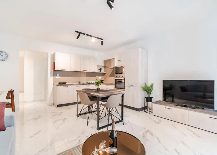 Stylish 2br Escape In St Julians By Buena Vista *